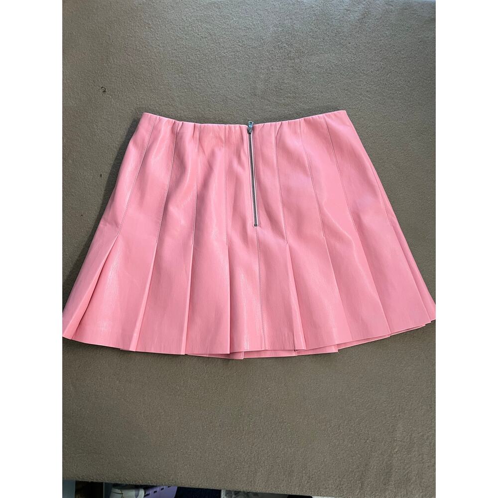 Alice + Olivia Carter Pleated Vegan Leather Peachy Rose Mini Skirt Sz. 14 Large - Picture 3 of 9